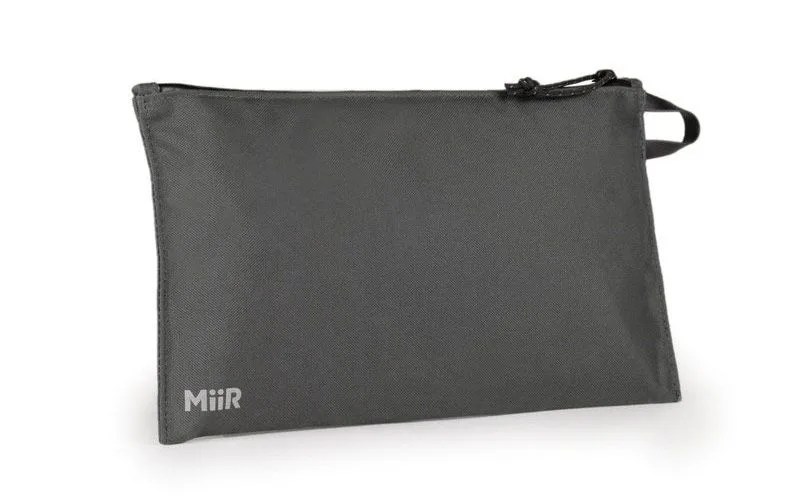 Miir-Sale-gear-patrol-1L-Pouch