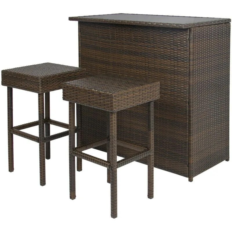Patio-Furniture-gear-patrol-table-n-stool