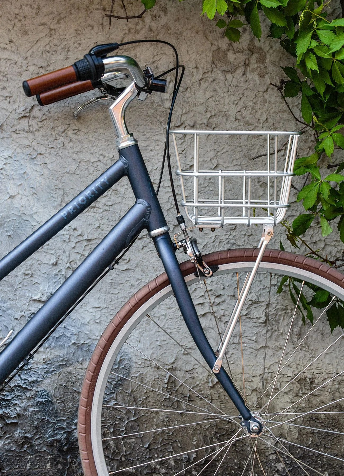 Priority-No-Maintenance-Bike-gear-patrol-ambiance