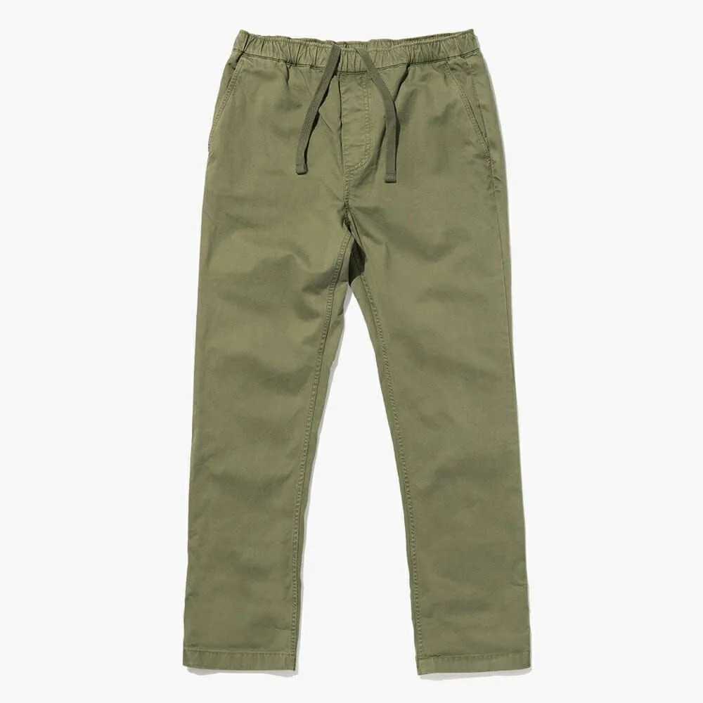 The-12-Best-Father’s-Day-Gifts-for-the-Stay-at-Home-Dad-gear-patrol-outerknown-paz-pant