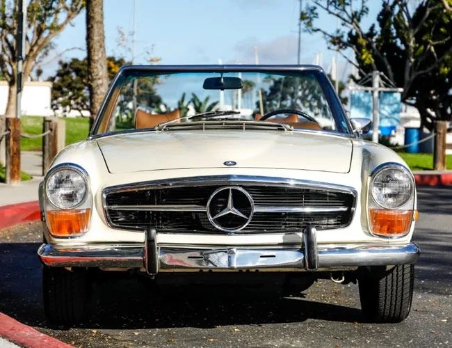 The-9-Best-Road-Trip-Cars-Ever-gear-patrol-Mercedez-Benz-W113-280SL-Pagoda