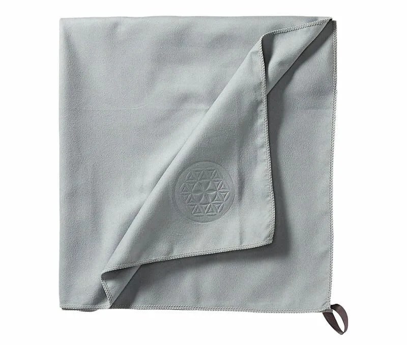The-Best-Travel-Towels-gear-patrol-Shandali