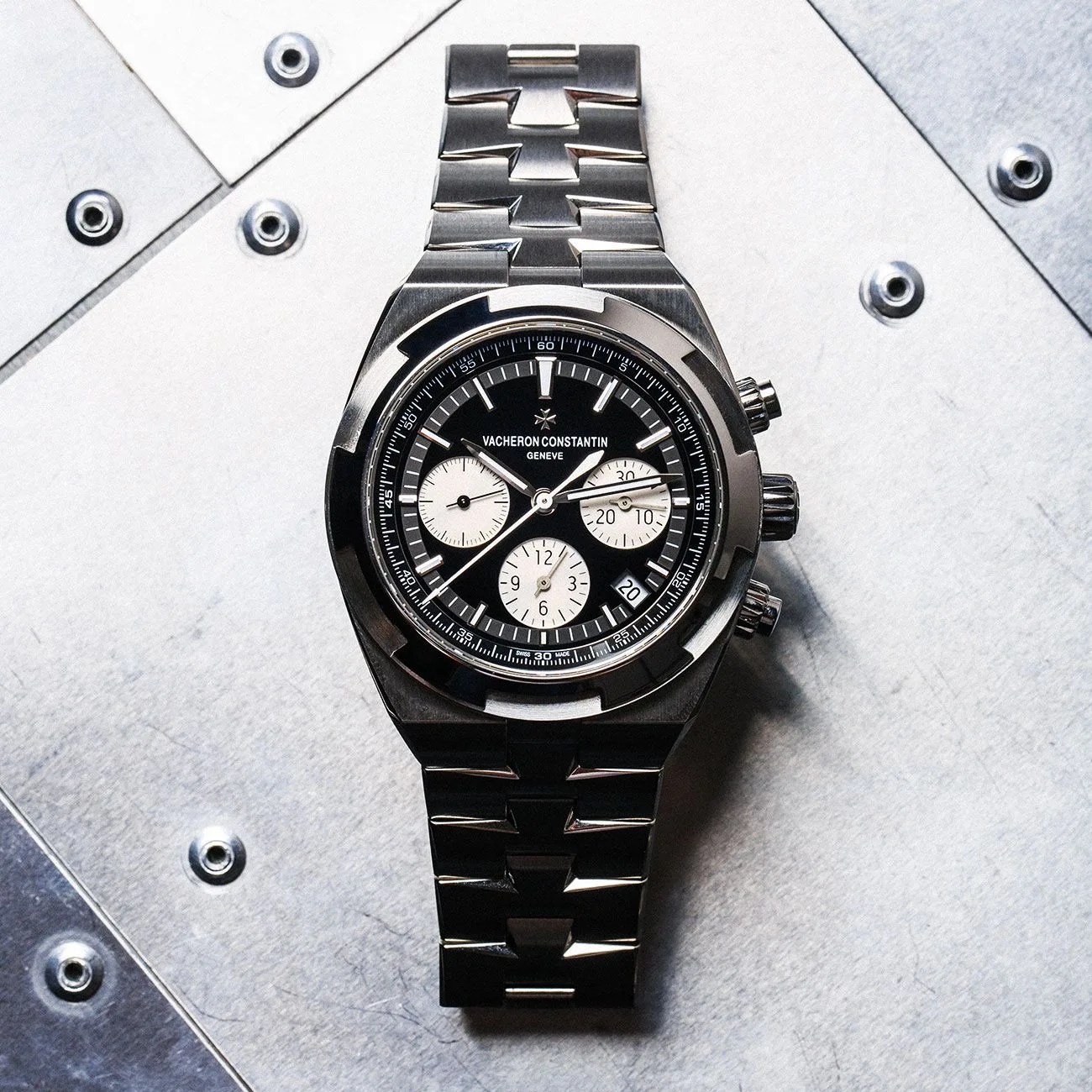 Vacheron-Constantin-Overseas-Chronograph-Review-gear-patrol-ambiance