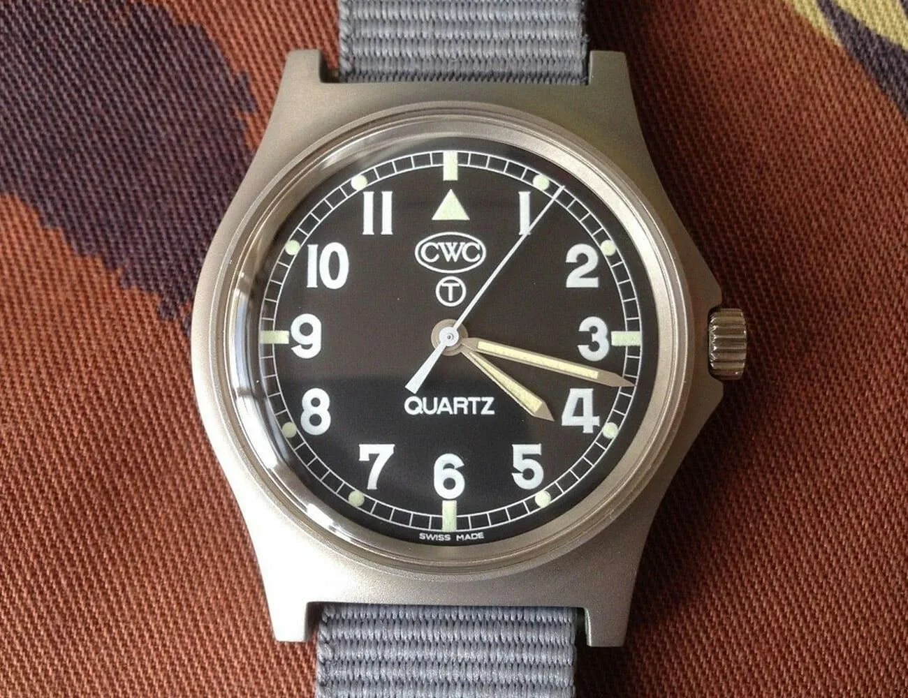 Watches-Were-Obsessing-Over-May-2018-gear-patrol-CWC-G10-Tritium