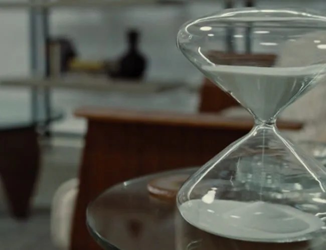 Westworld-Apartment-Gear-Patrol-Hour-Glass