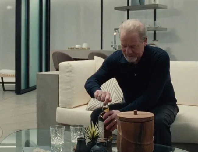Westworld-Apartment-Gear-Patrol-ice-Bucket
