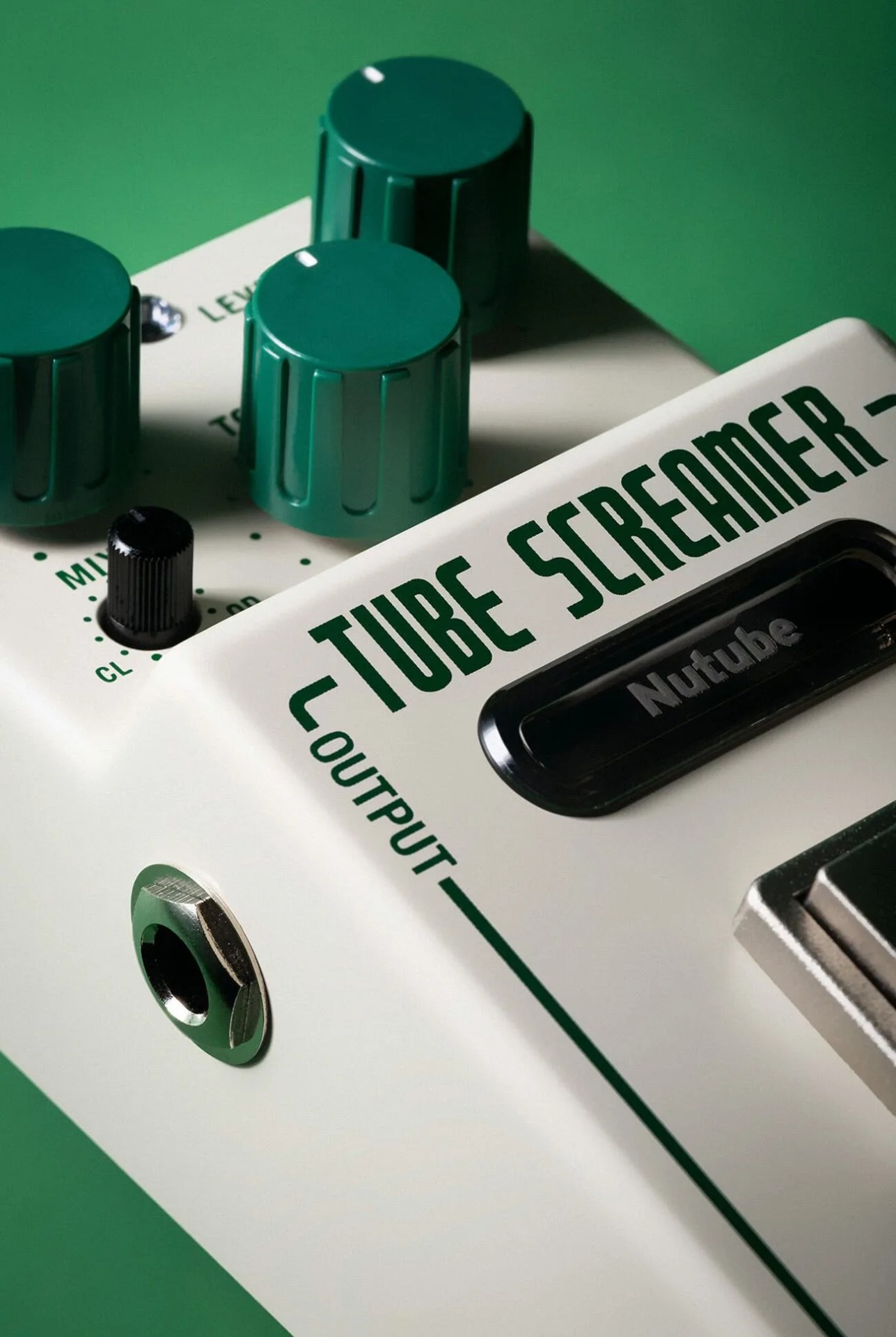 ibanez-tube-screamer-gear-patrol-body