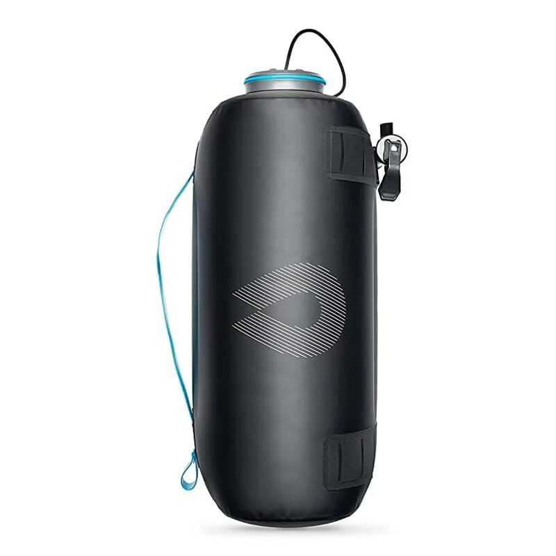 music-festival-season-gear-patrol-water-pack