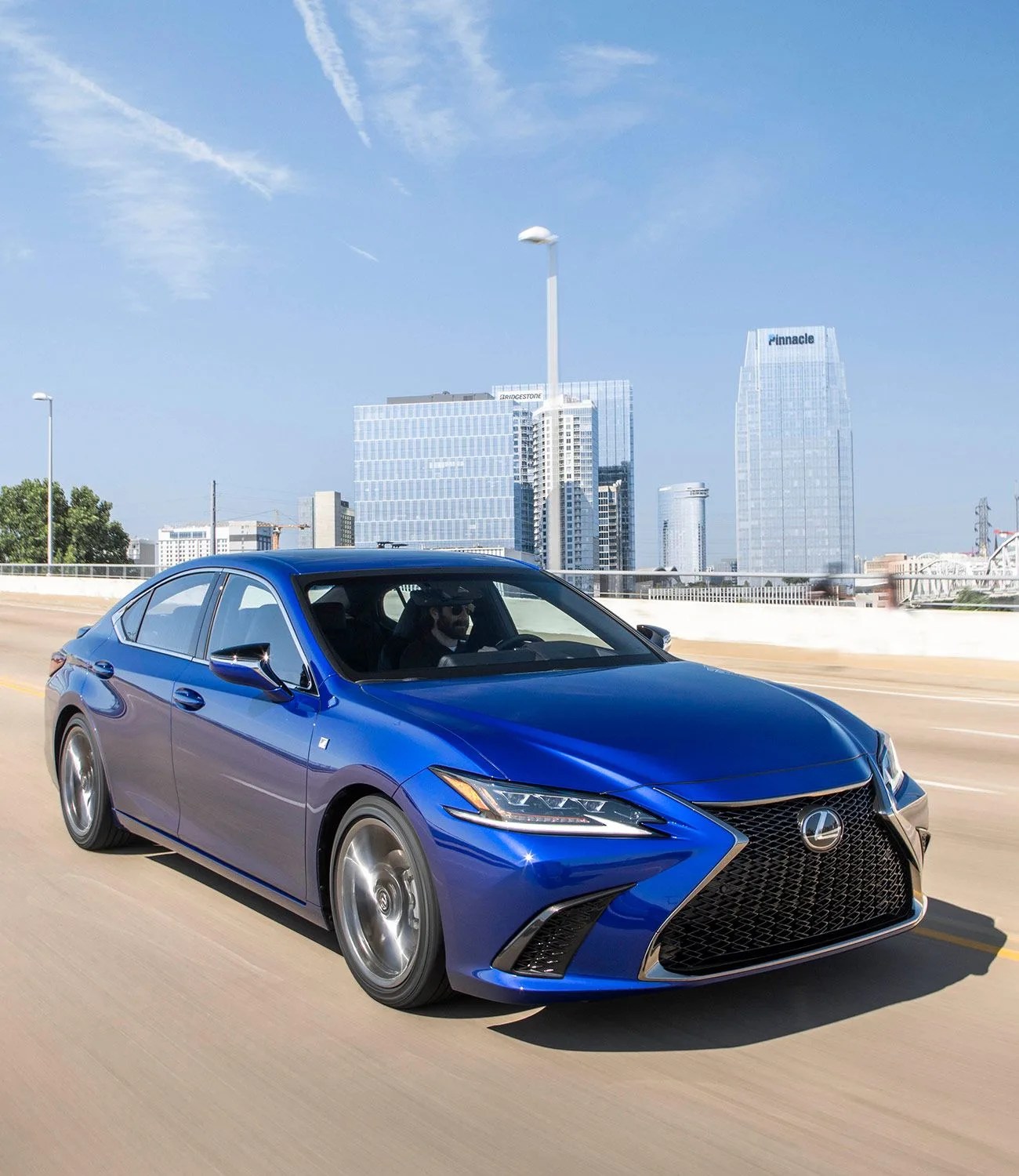 2019-Lexus-ES-350-F-Sport-Review-gear-patrol-ambiance