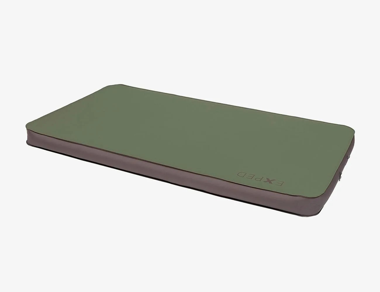 All-the-Gear-You-Need-for-a-Weekend-Spent-Outdoors-gear-patrol-sleeping-pad