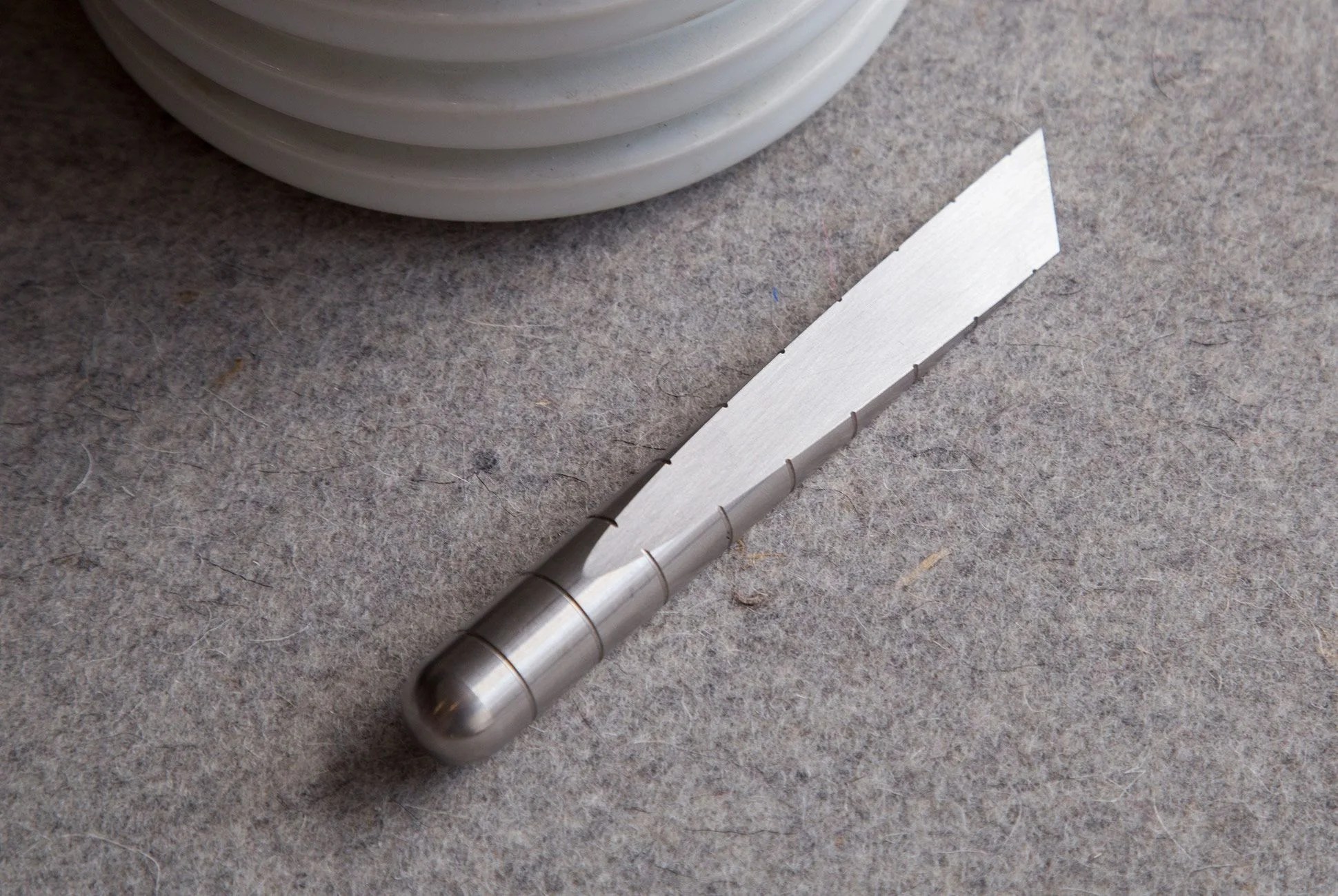 Craighill-Desk-Knife-gear-patrol-full-lead-2