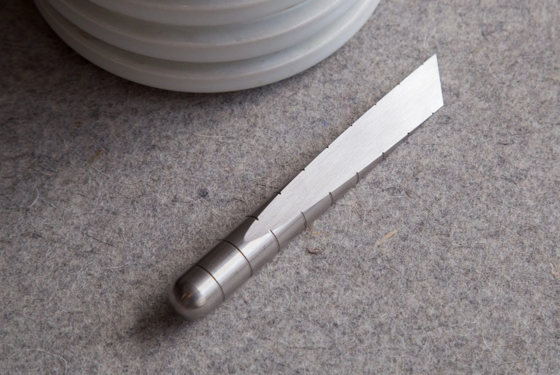 Craighill-Desk-Knife-gear-patrol-full-lead-2