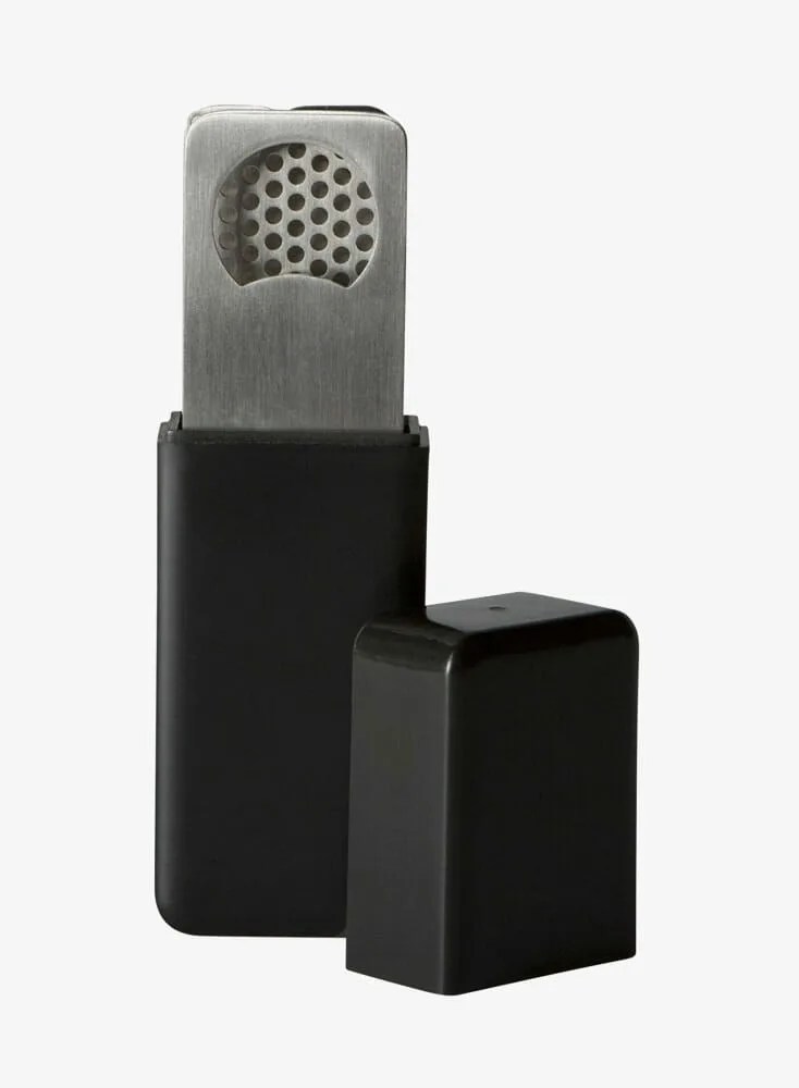 FDGG-gear-patrol-mixologist-Rabbit-Compact-Bar-Tools