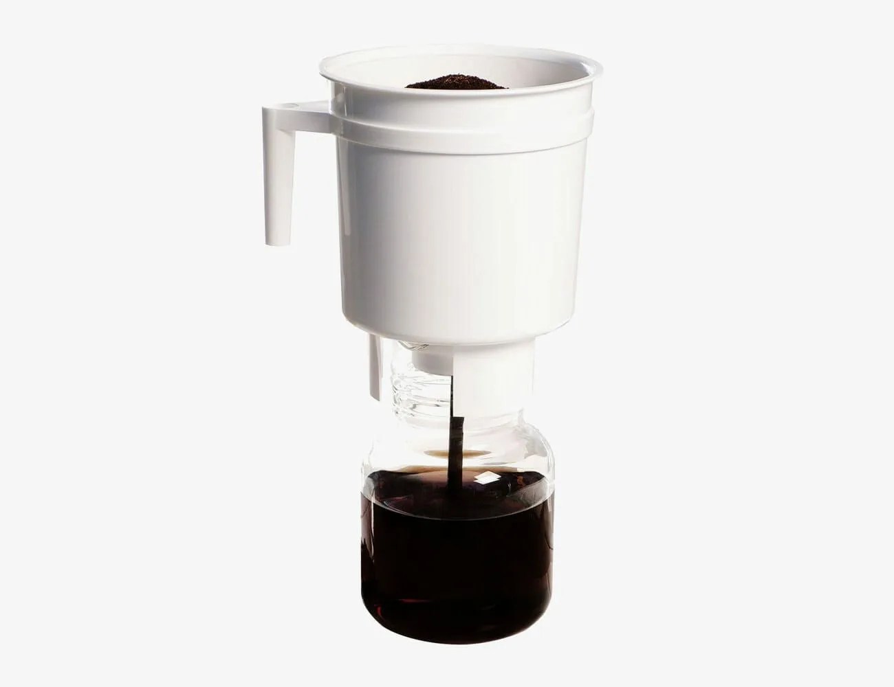 How-to-Make-Cold-Brew-Coffee-gear-patrol-toddy-cold-brew-system