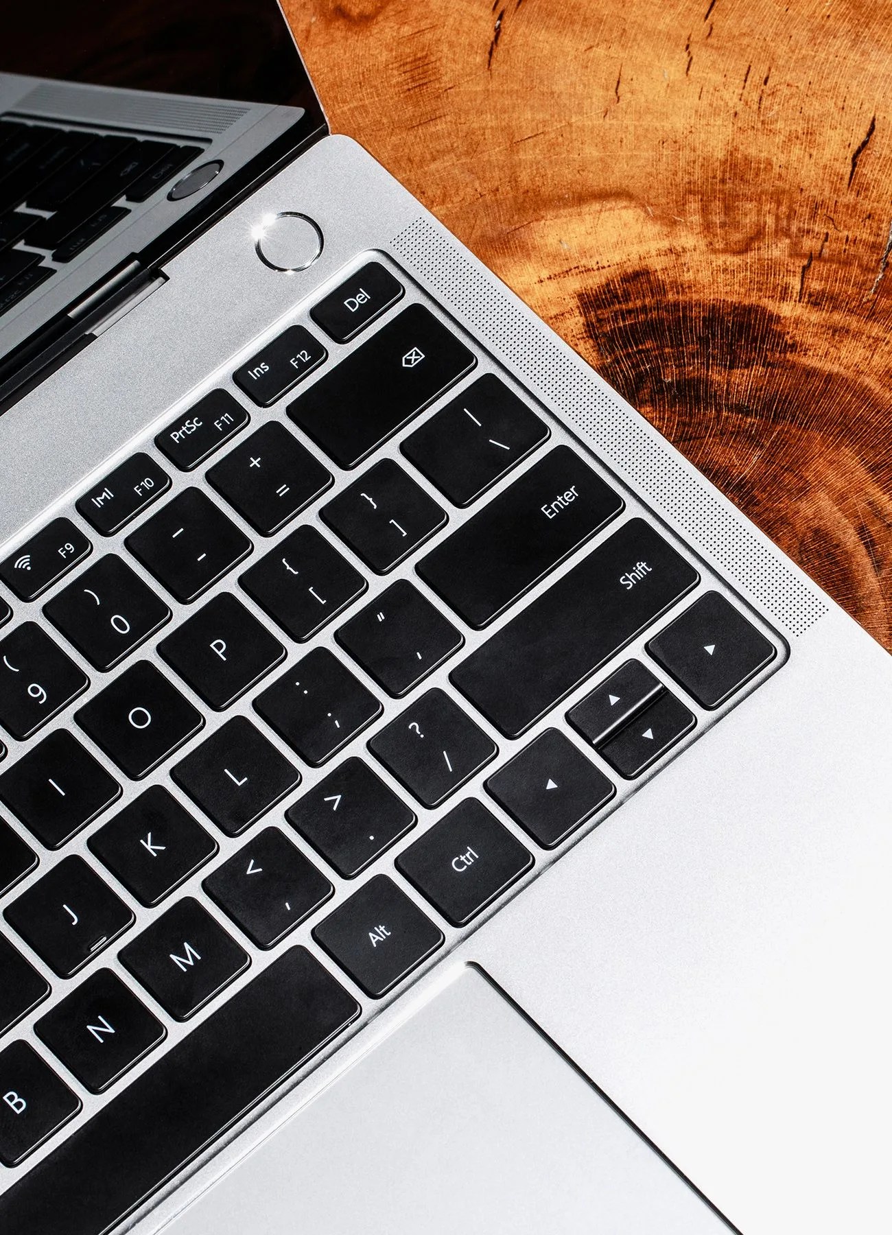 Huawei-MateBook-X-Pro-review-gear-patrol-ambiance-2