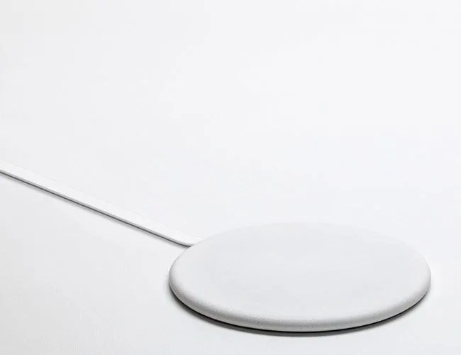 Peel-Charger-Gear-Patrol-Lead-Featured