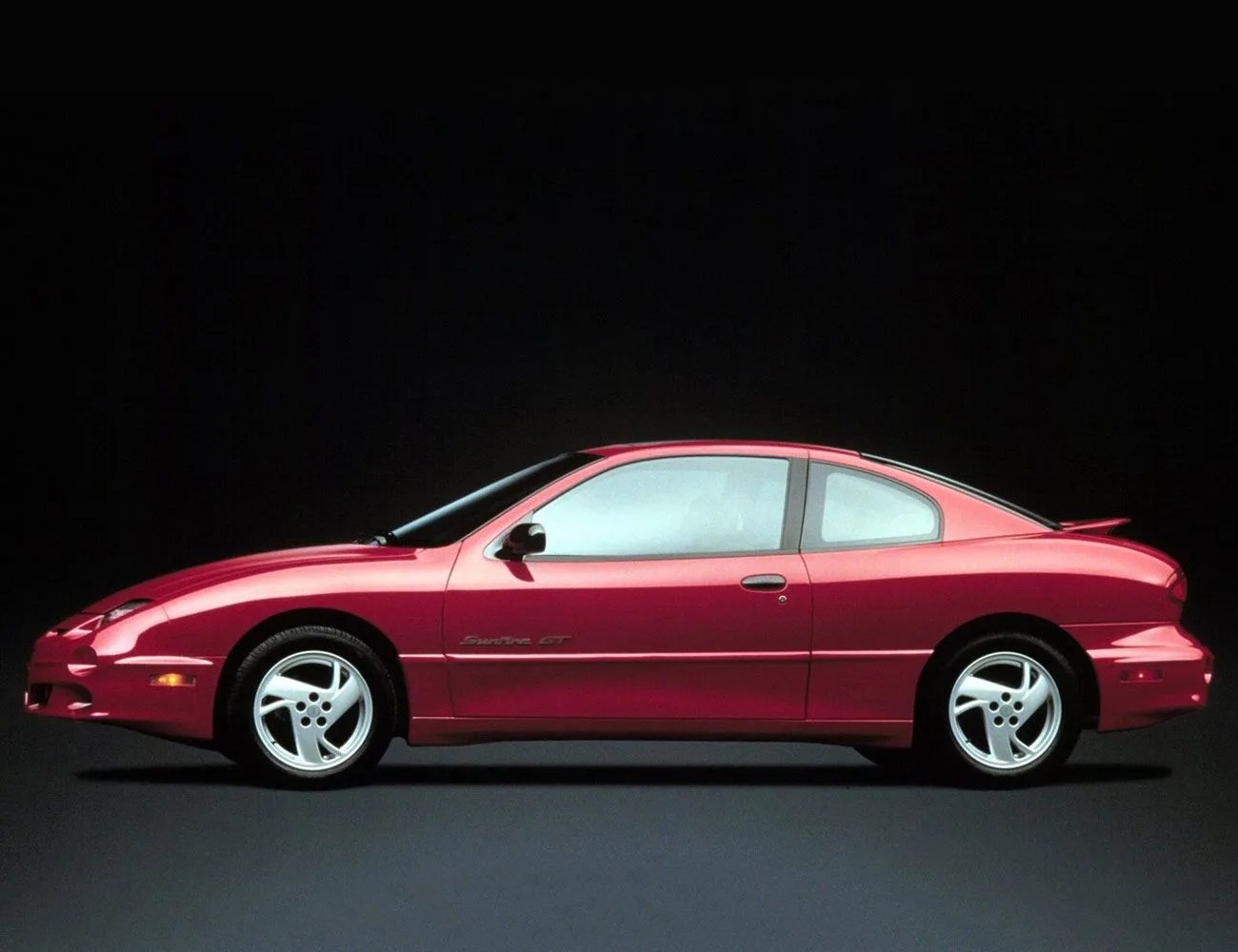 Terrible-Cars-We-Love-gear-patrol-Pontiac-Sunfire.jpg