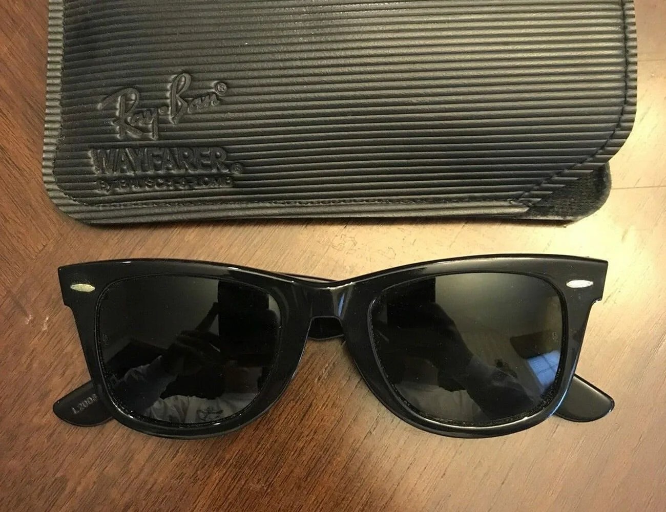 5-Pairs-of-Vintage-Sunglasses-gear-patrol-B-L-Ray-Ban-Wayfarers-