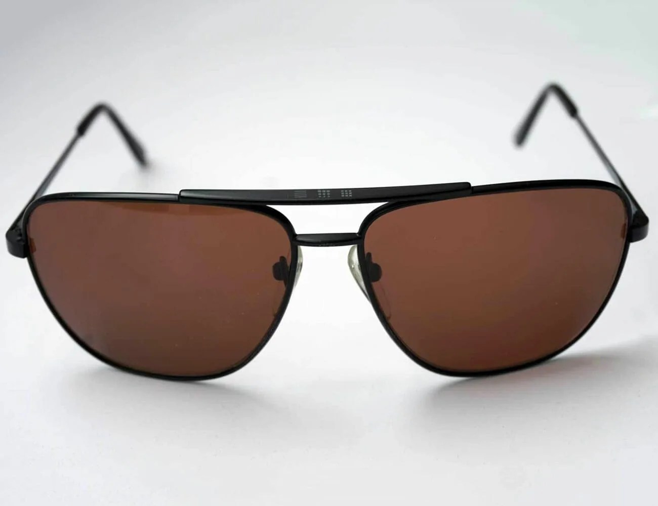 5-Pairs-of-Vintage-Sunglasses-gear-patrol-Serengeti-Strata-by-Corning-Optics