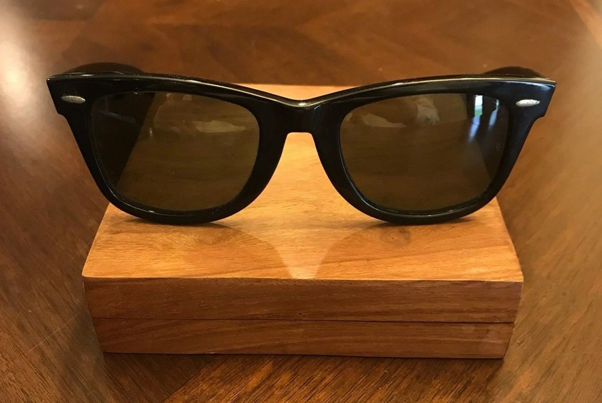 5-Pairs-of-Vintage-Sunglasses-gear-patrol-Serengeti-Strata-by-lead-full