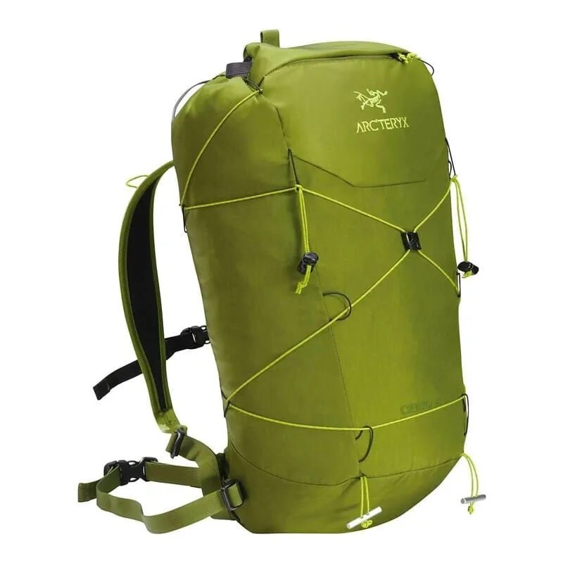 Arcteryx-Mountain-Steal-Sale-gear-patrol-cierzo