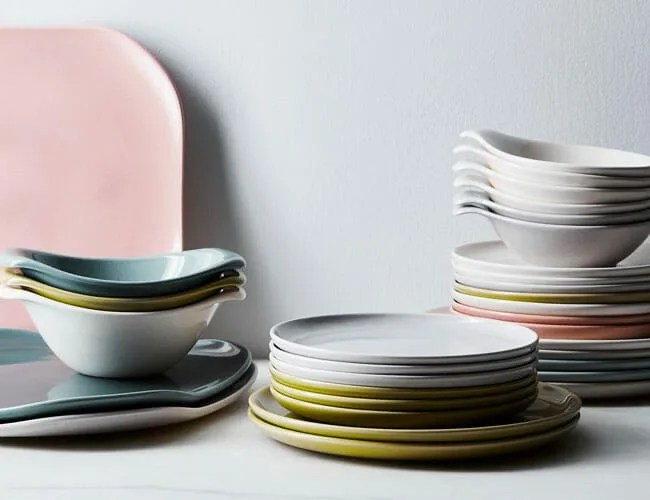Bauer-Pottery-Russel-Wright-American-Modern-Dinnerware-Serveware-gear-patrol-full-featured