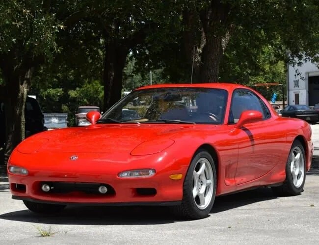 Found-1993-Mazda-RX-7-gear-patrol-lead-feature