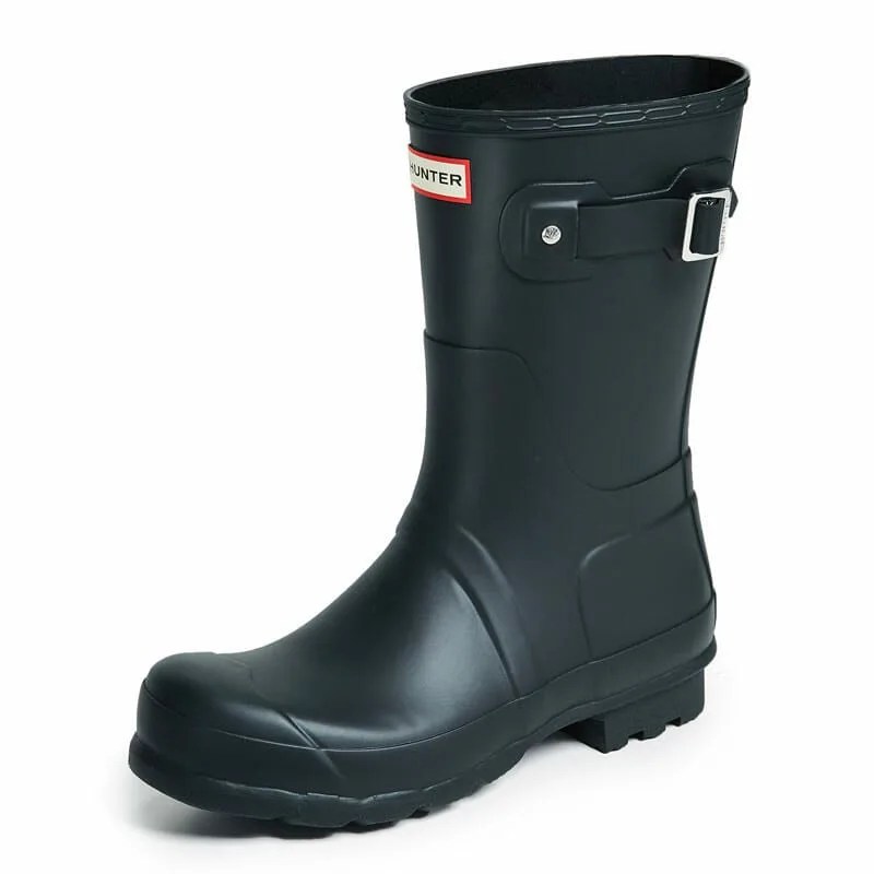 Hunter-Footwear-Sale-gear-patrol-short-boot