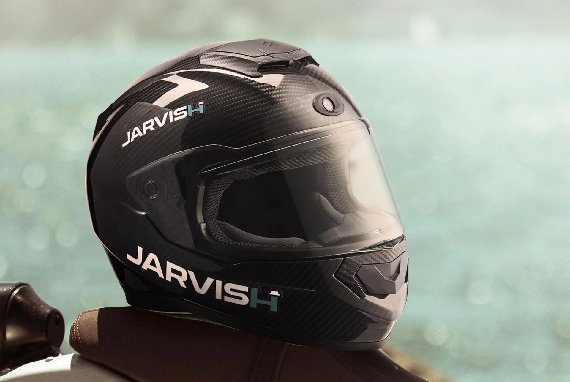 Jarvish-smart-motorcycle-helmut-gear-patrol-full-lead