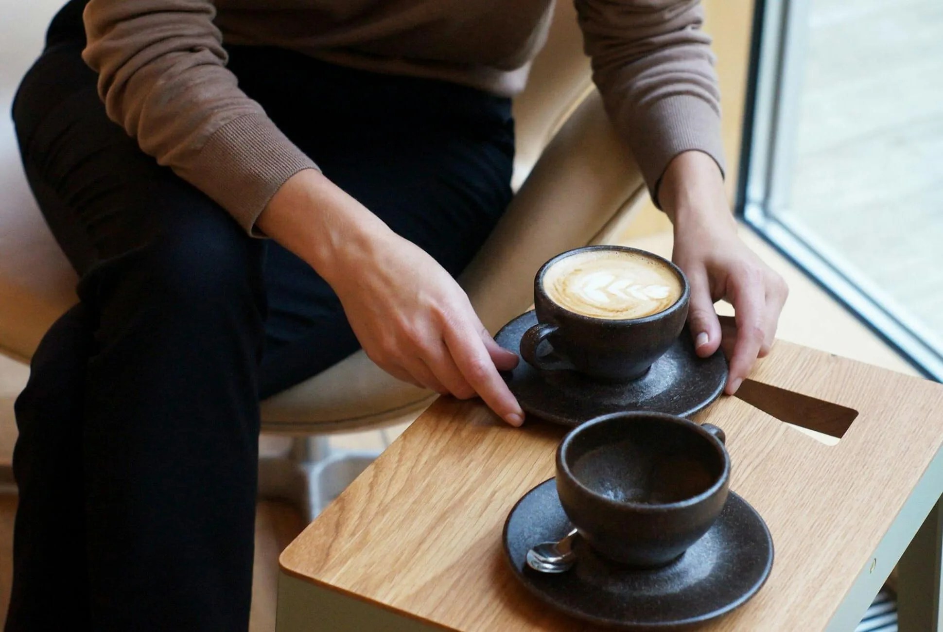 Kaffee-Cup-made-from-Espresso-Beans-gear-patrol-full-lead