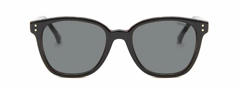 Komono-Sunglasses-Deal-gear-patrol-Renee-Black