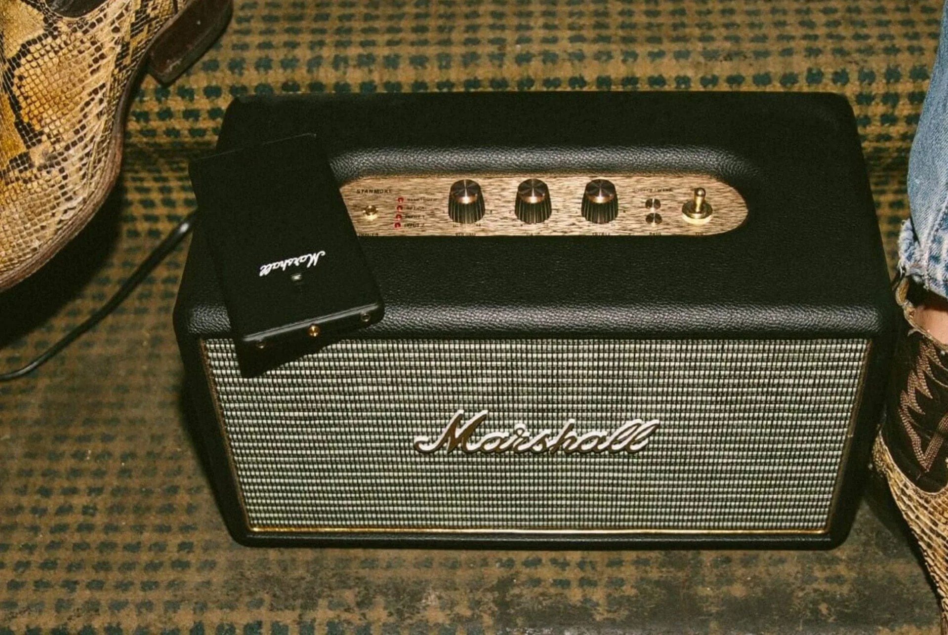 Marshall-Bluetooth-Stanmore-Speaker–gear-patrol-full-lead