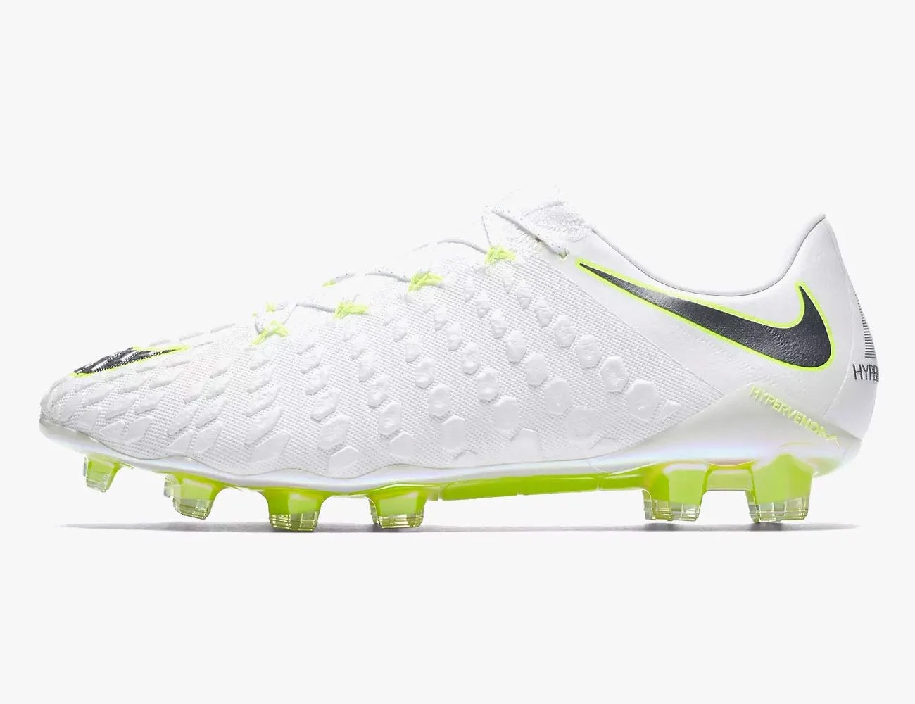 Nike-Soccer-Cleats-gear-patrol-ambiance