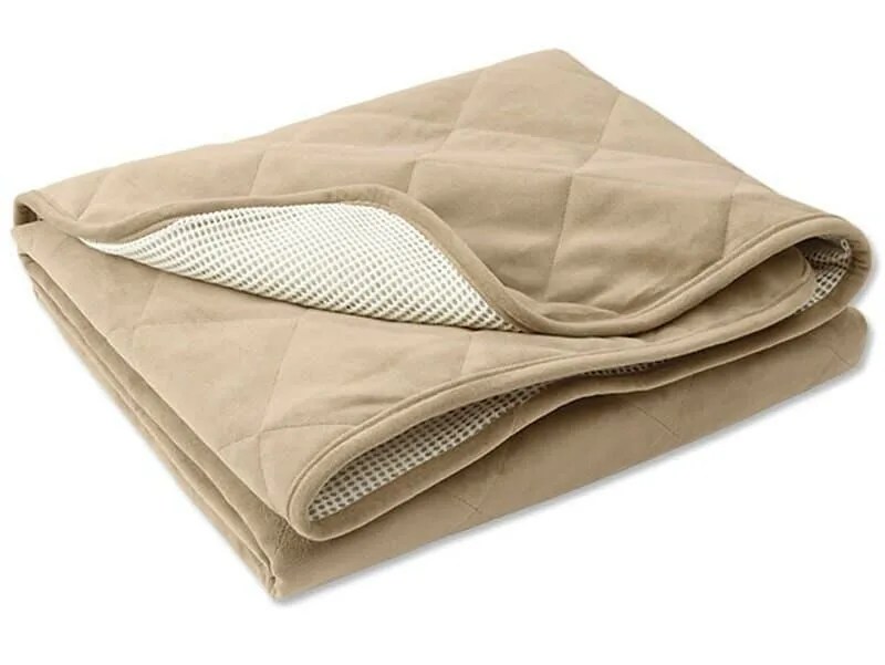 Orvis-Dog-Gear-gear-patrol-blanket