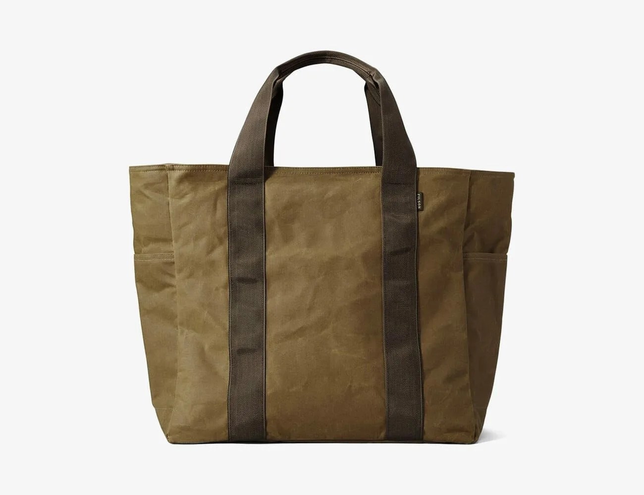 The-Best-Road-Trip-Gear-Essentials-gear-patrol-Filson-Large-Grab-n-Go-Tote