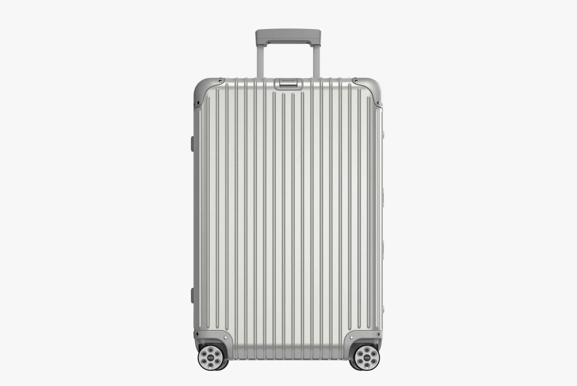best-travel-essentials-2018-gear-patrol-rimowa