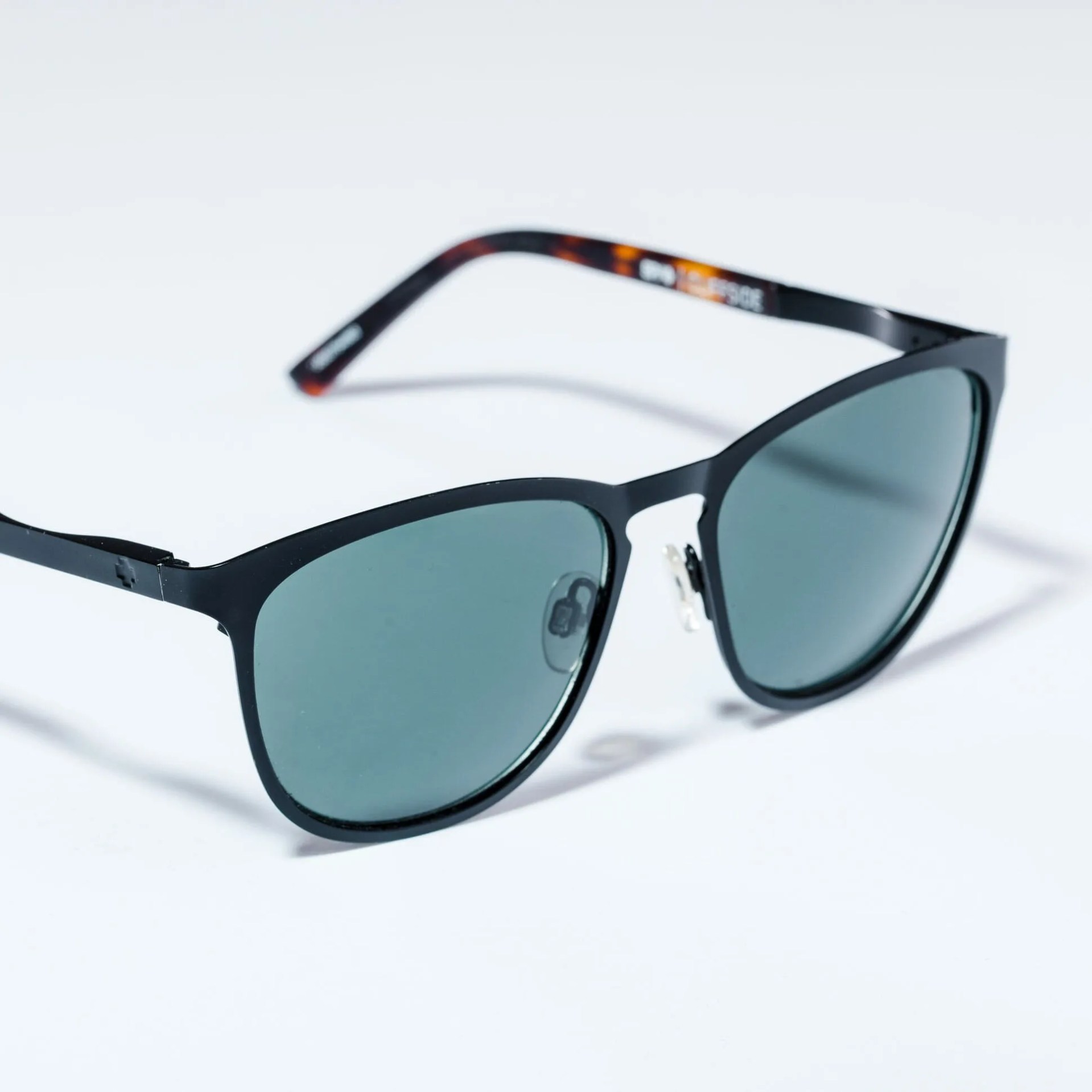 staff-sunglasses-gear-patrol-cliffside