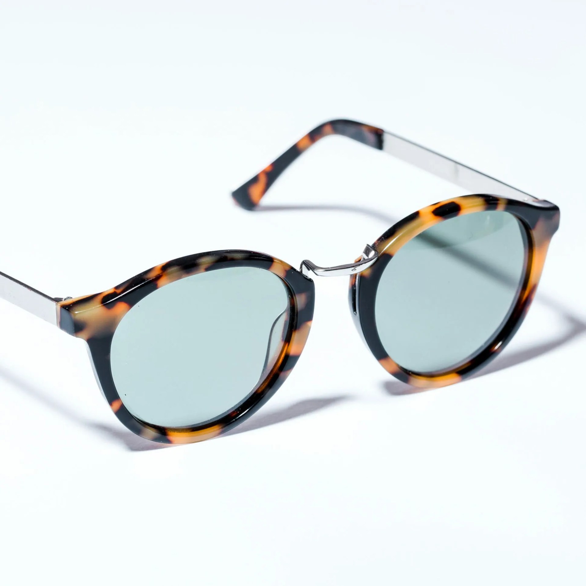 staff-sunglasses-gear-patrol-madewell