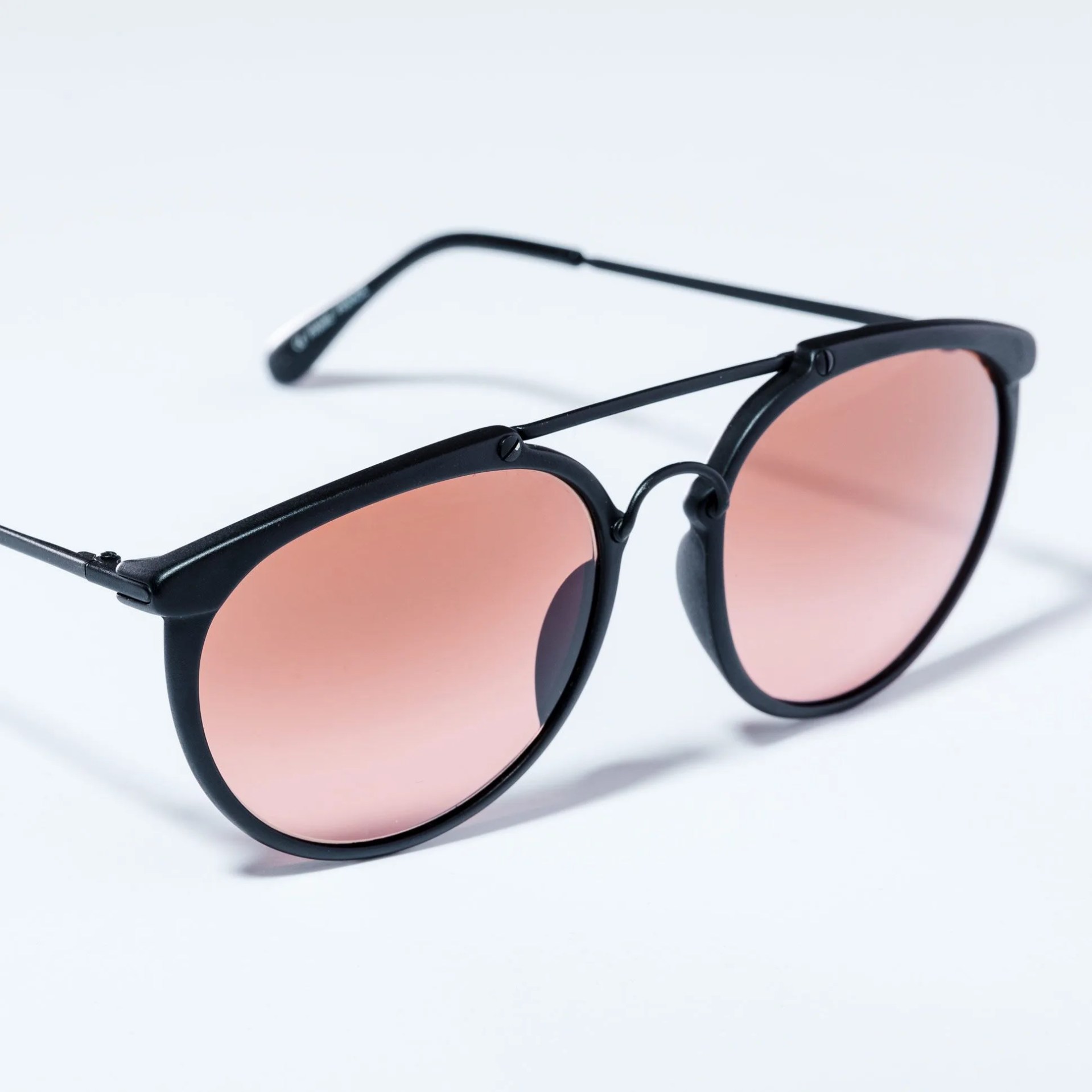 staff-sunglasses-gear-patrol-serengeti