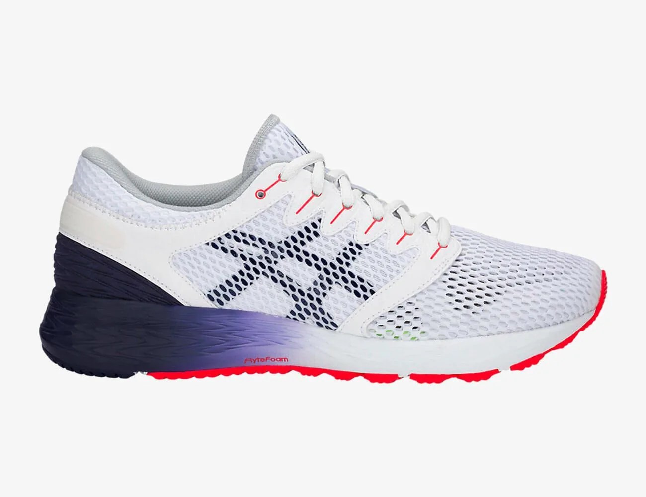 7-Running-Shoes-Gear-Patrol-Roadhawk