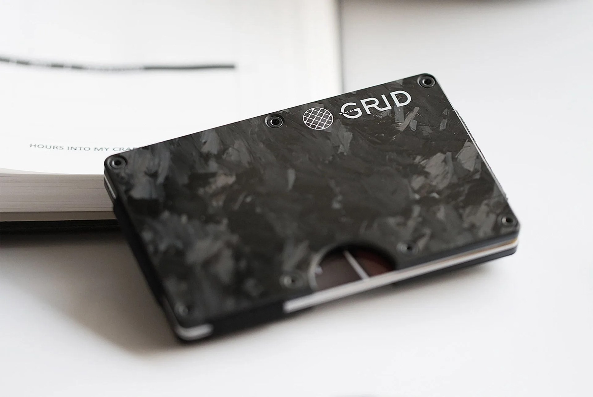 DON-gear-patrol-grid-wallet-full-lead
