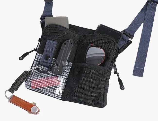 DSPTCH-Sling-Pouch-gear-patrol-lead-feature