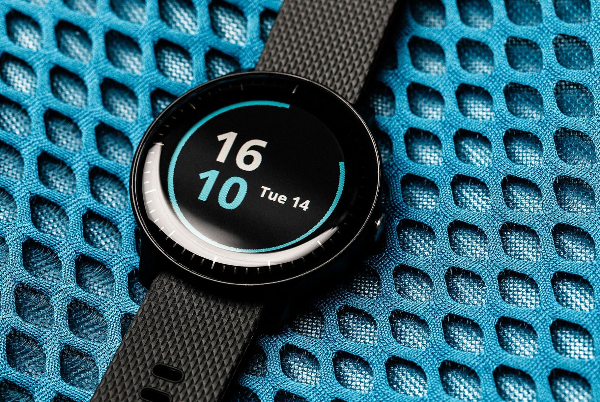 Garmin-Vivoactive-3-Music-Review-gear-patrol-slide-1