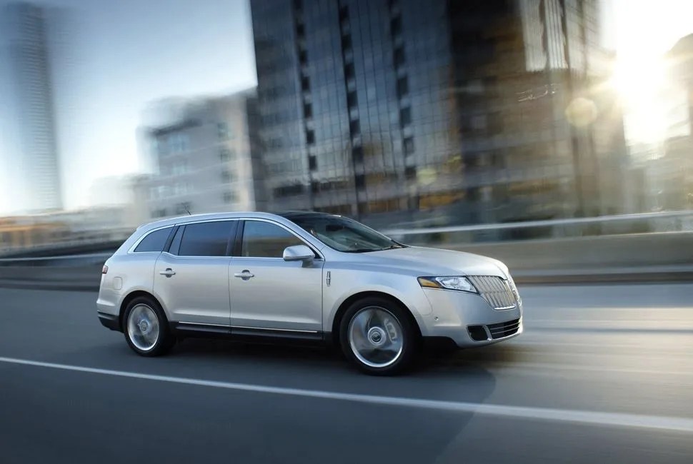 Lincoln-MKT-Gear-Patrol