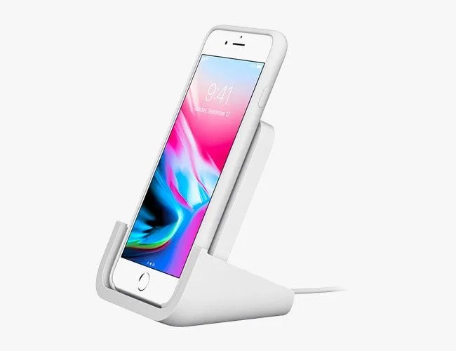 Logitech-iPhone-Charger-gear-patrol-feature