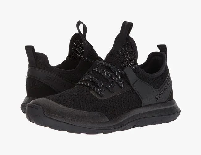 The-Best-Shoes-for-Fall-Travel-gear-patrol-4ten