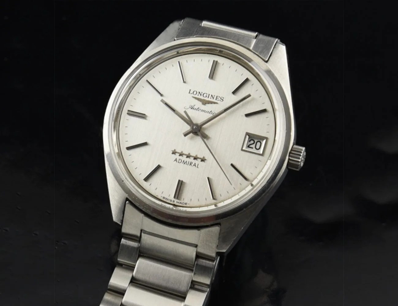 Three-Vintage-Watches-Buying-Guide-Gear-Patrol-Longines-Admiral