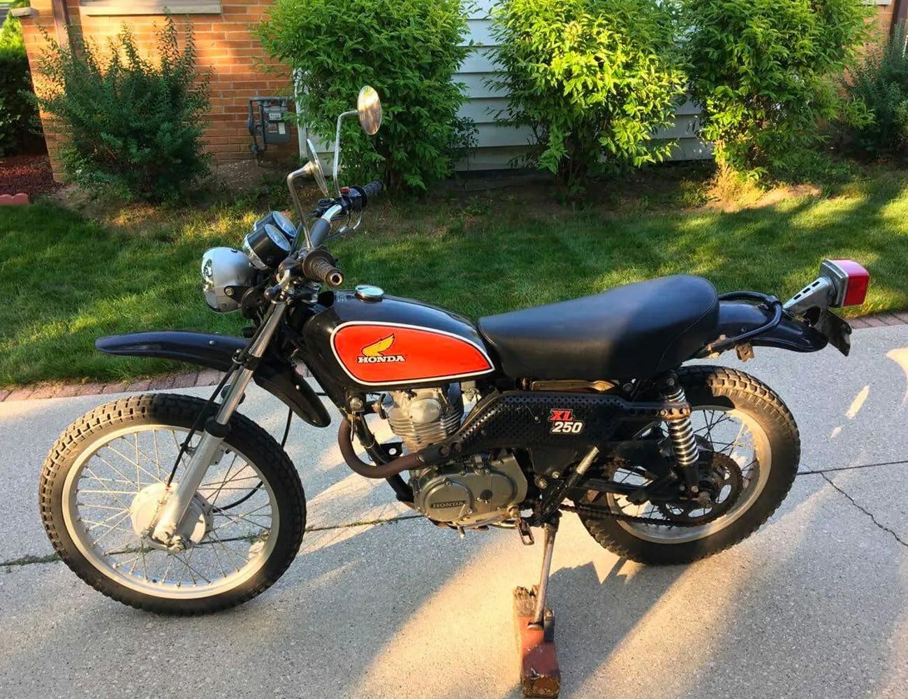 Used-Motorcycles-For-2500-gear-patrol-1975-Honda-Xl250