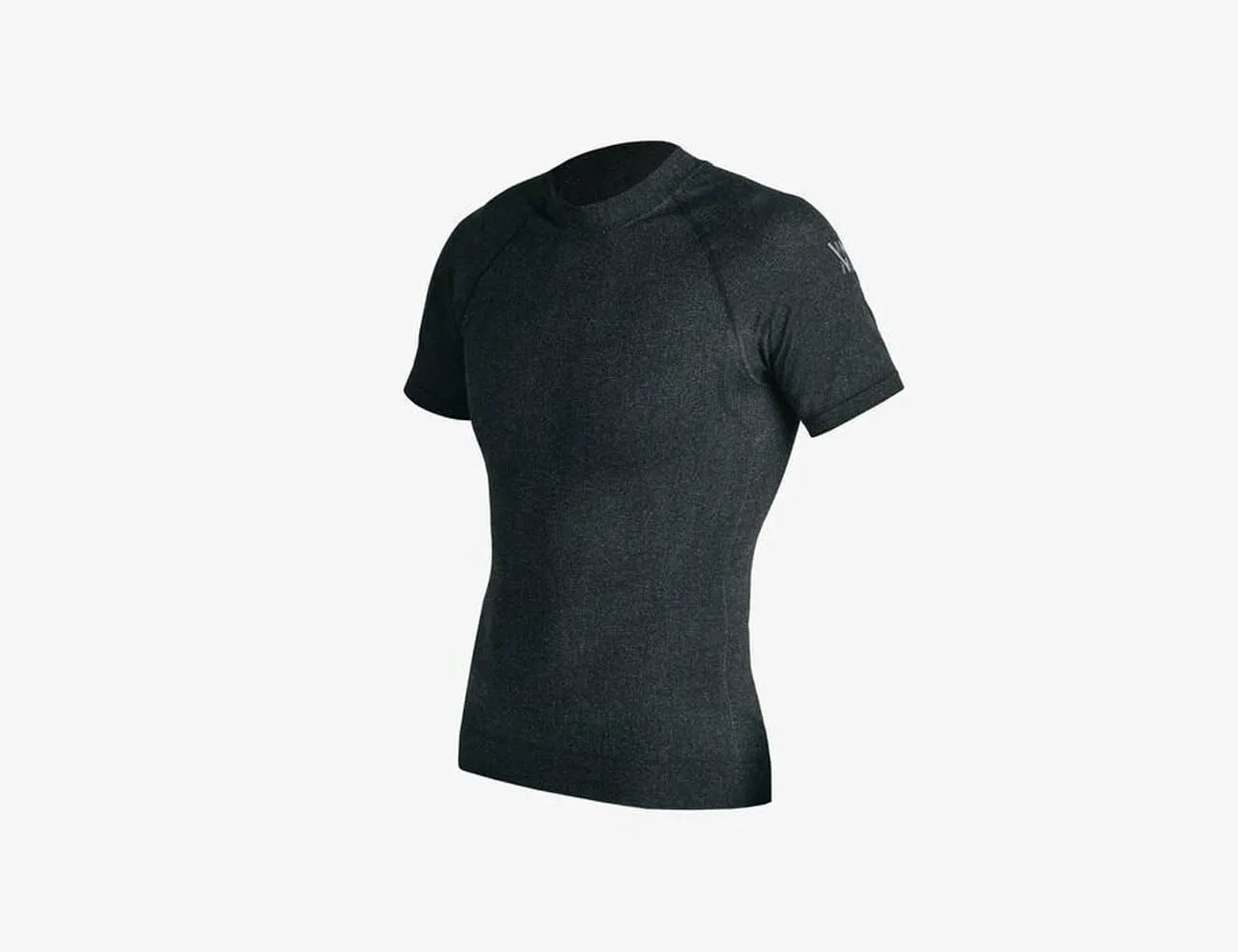 Why-You-Should-Look-for-37.5-On-Every-Single-Tag-gearpatrol-Mission-Workshop-Base-Layer-SS-Crew