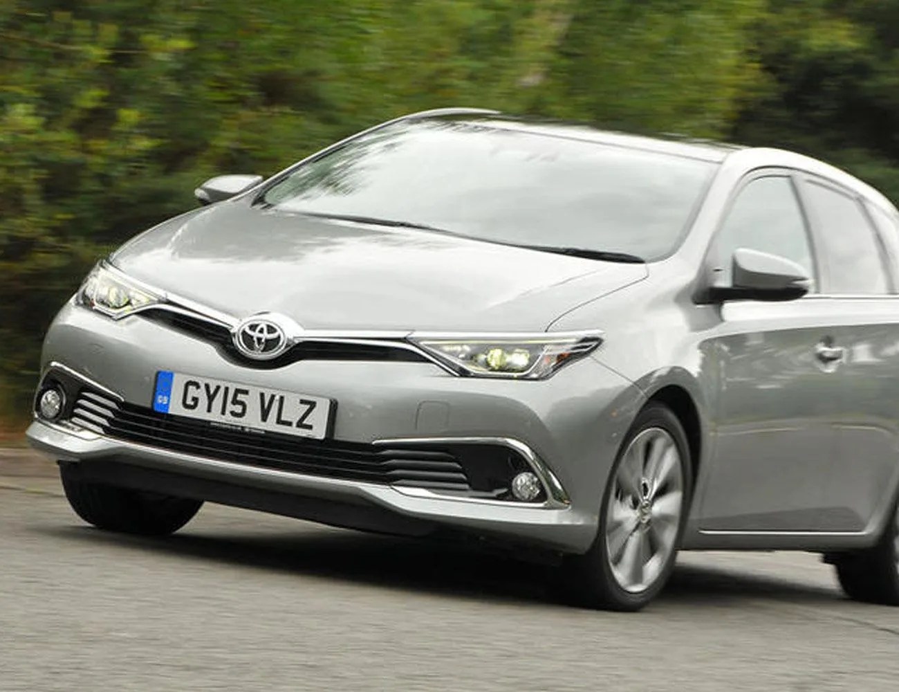 Worlds-Best-Selling-Cars-gear-patrol-toyota-Corolla